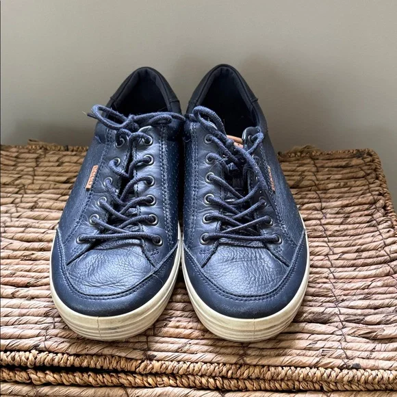 ECCO Men's Navy Leather Sneakers - Picture 2 of 9